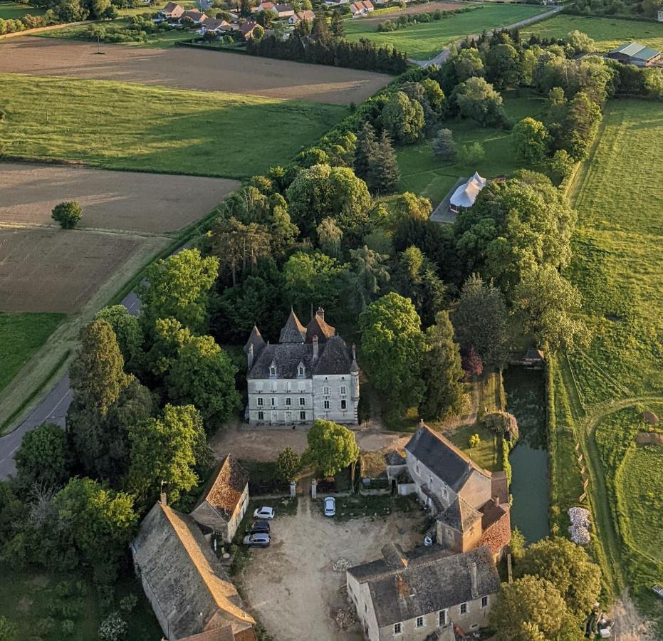 Chateau Du Mauny, Gites Et Chambres D'Hotes En Bourgogne Rosey Exterior foto